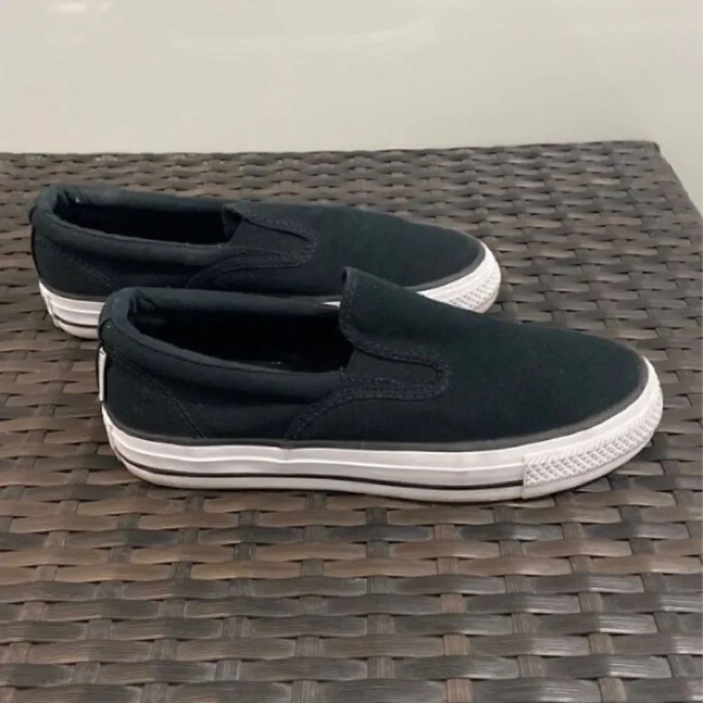 Slip on converse women's size 6.5